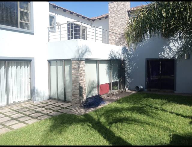 4 BEDROOM HOUSE FOR SALE IN SUNWARD PARK